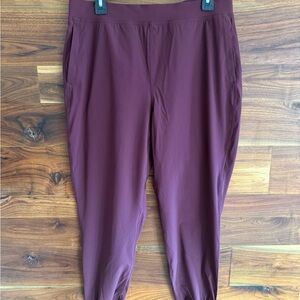 Women’s Lululemon Burgundy joggers, size 12, EUC